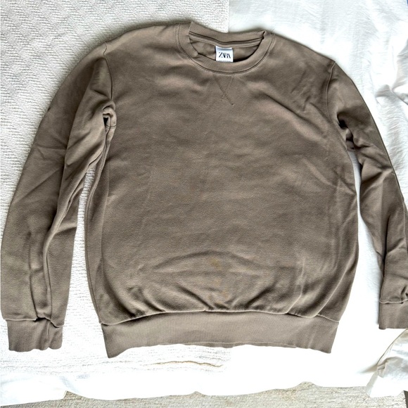Zara crew neck sweater. Color is a dark tan - Picture 1 of 1